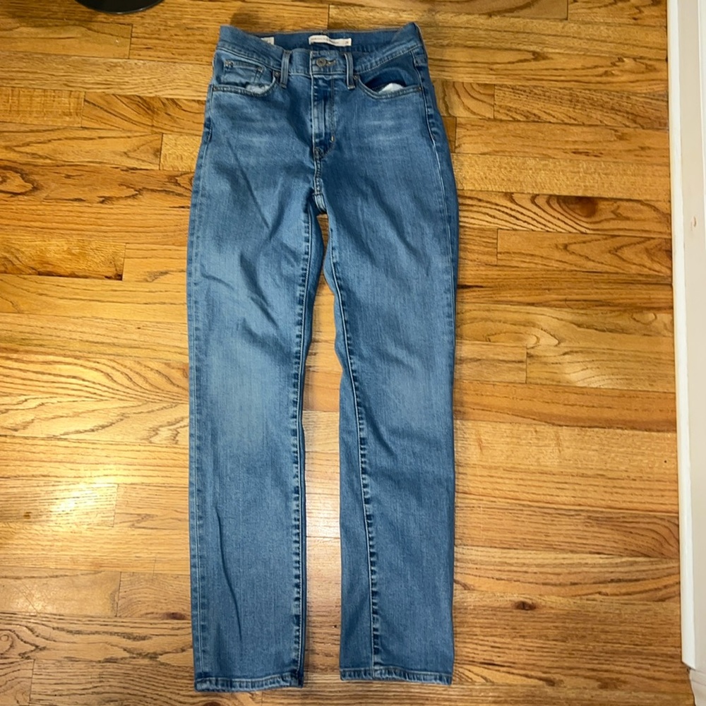 Women, Levi’s 724 high-rise straight. Size 26